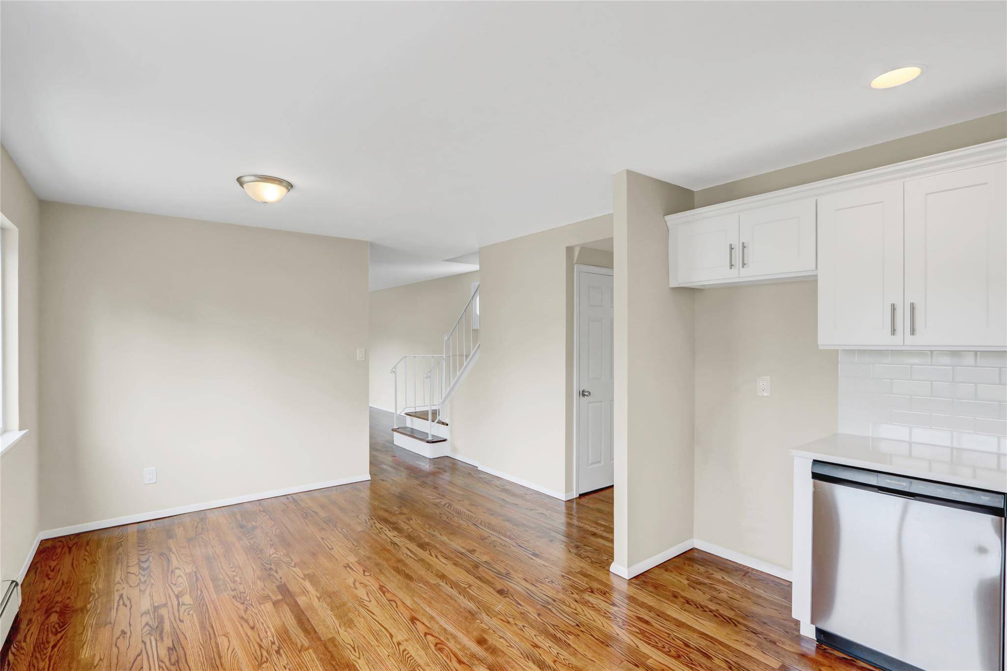 Farmingville, NY 11738,16 Allegheny DR