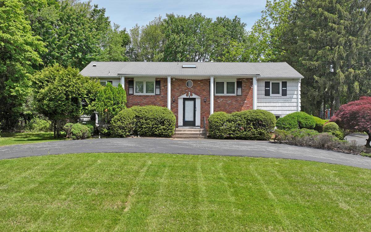 Spring Valley, NY 10977,9 Skylark DR