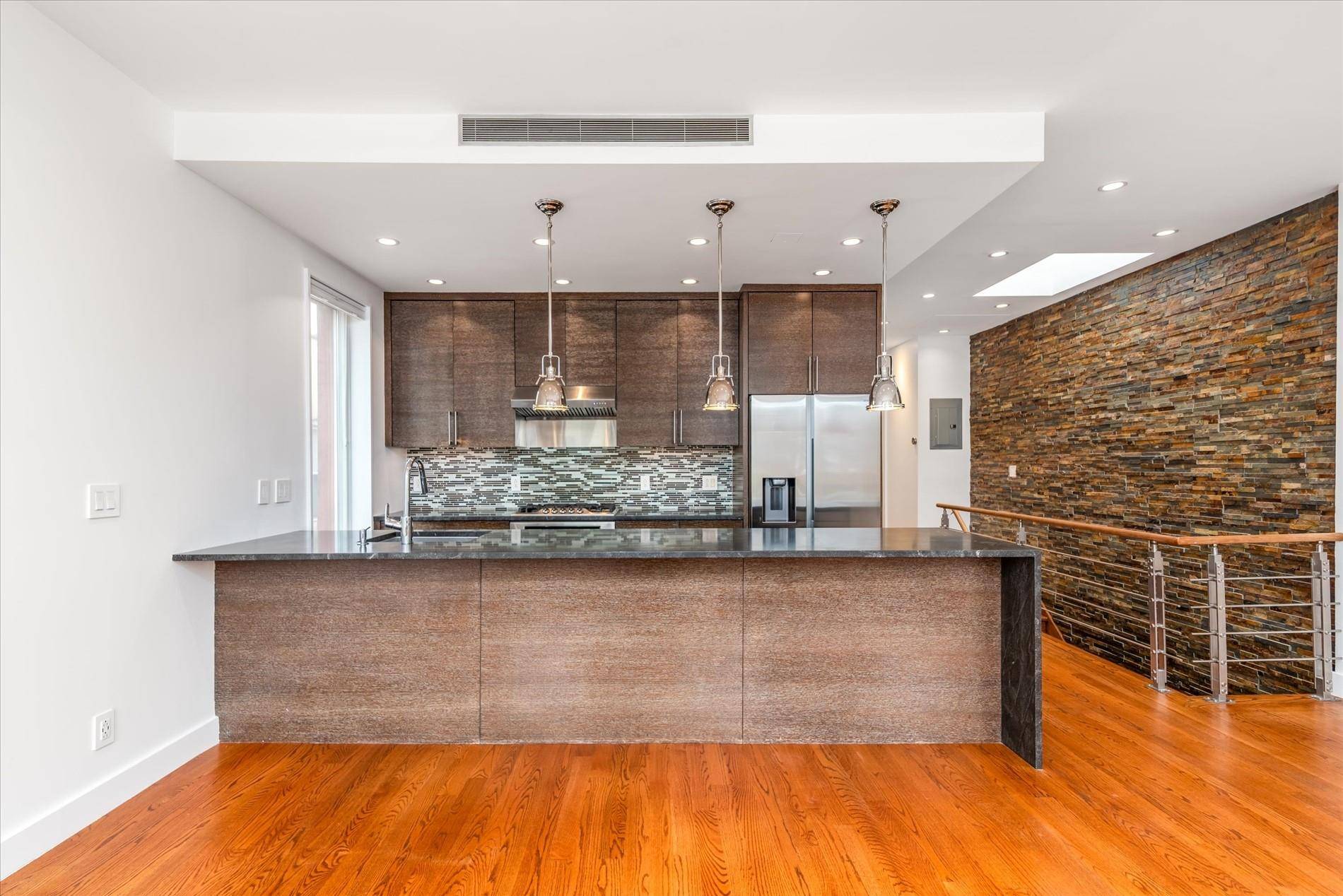 Middle Village, NY 11379,69-54 74th ST #2
