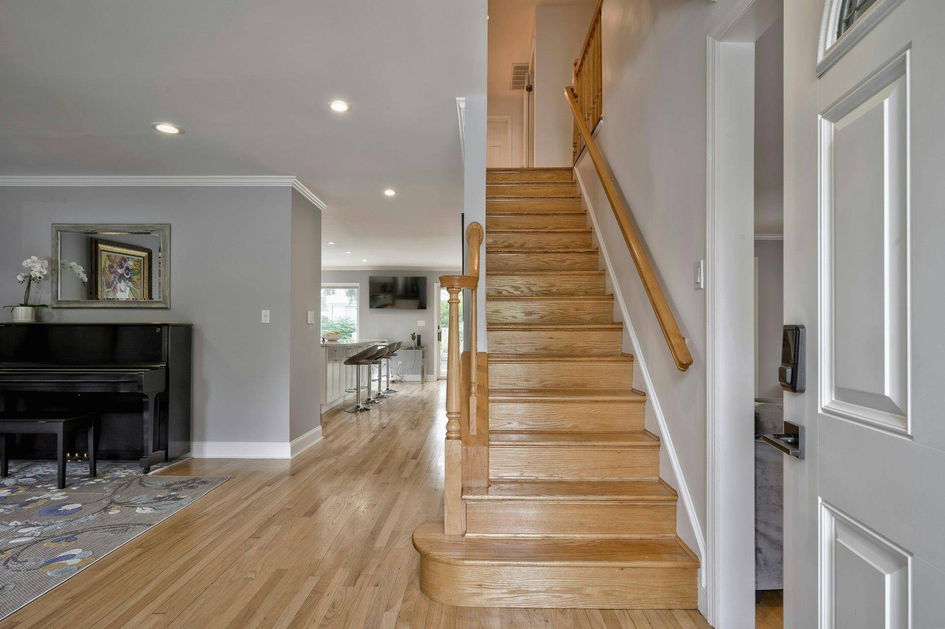 Manhasset, NY 11030,16 Andover LN