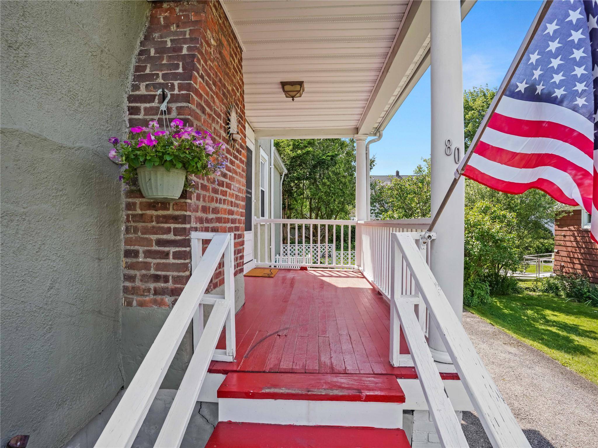 Mount Kisco, NY 10549,80 Woodland ST