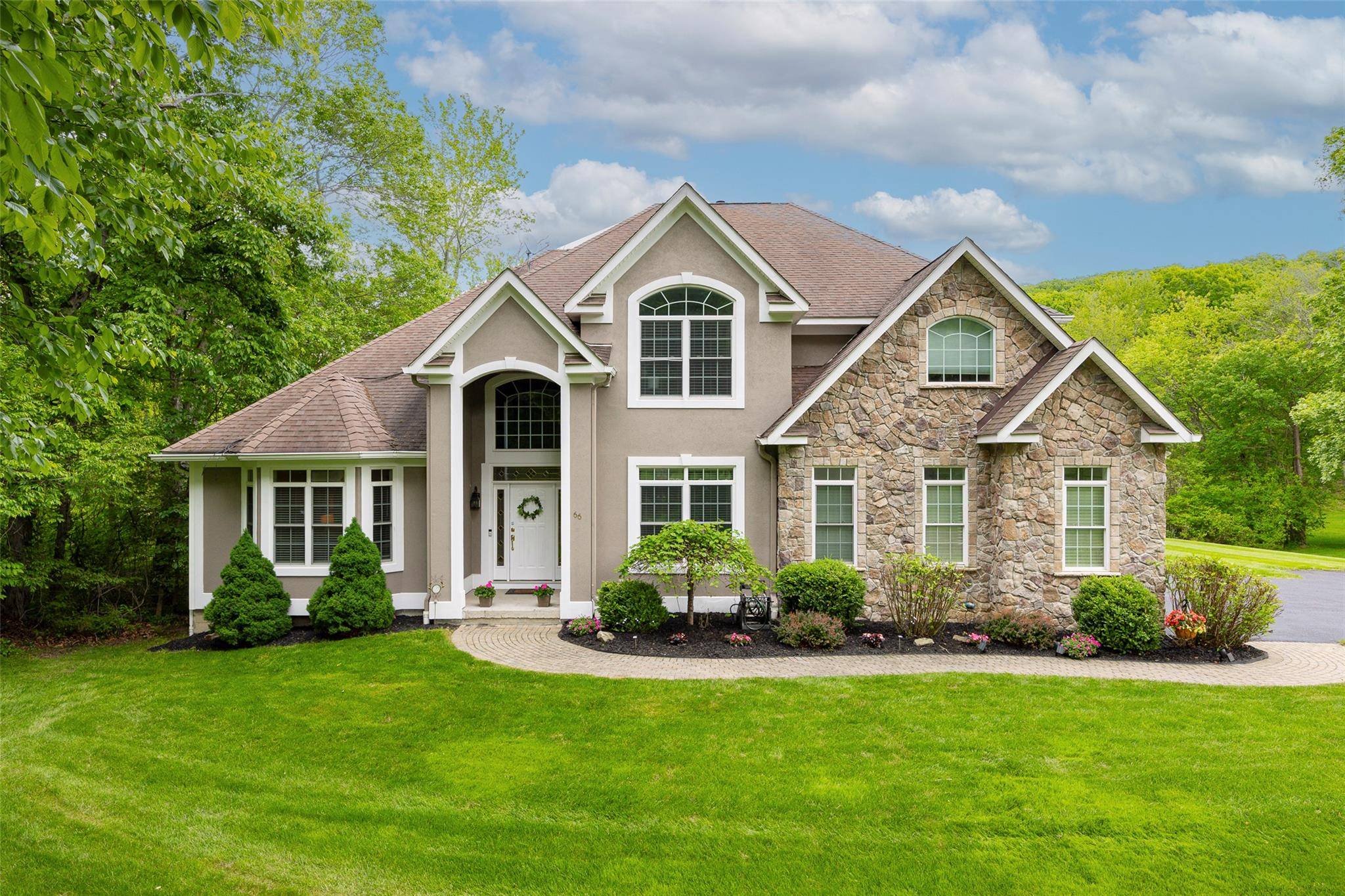 Poughquag, NY 12570,66 Carol LN