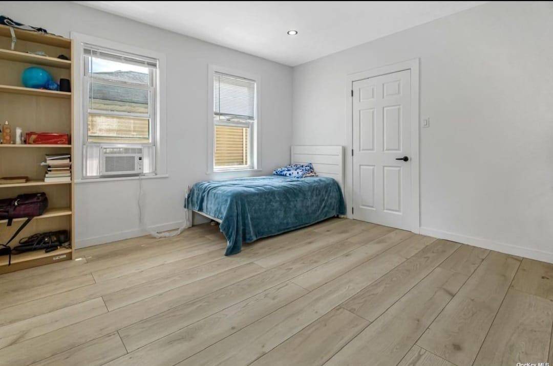 Garden City, NY 11530,6 Covert AVE
