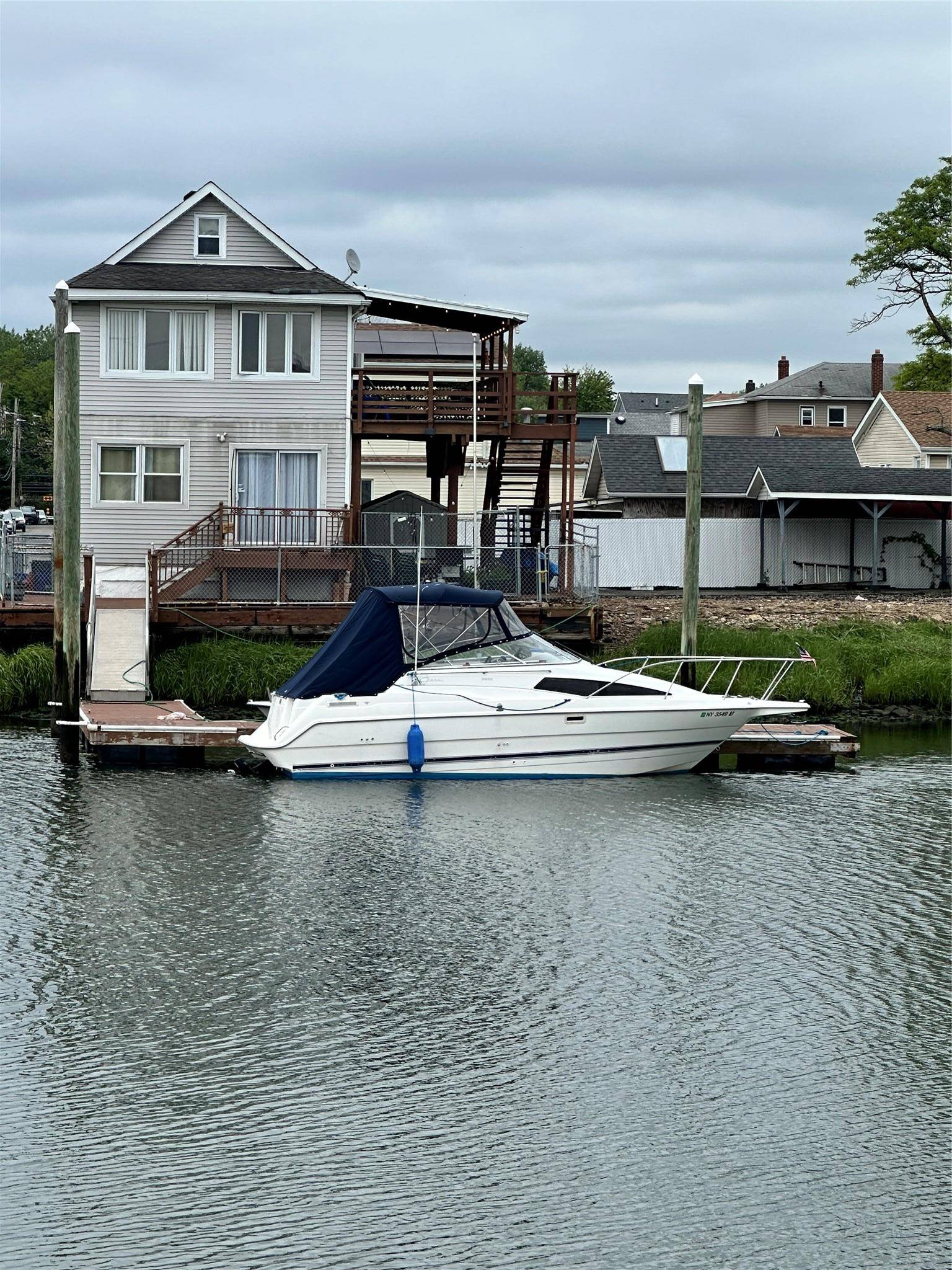 Hamilton Beach, NY 11414,9934 164th AVE