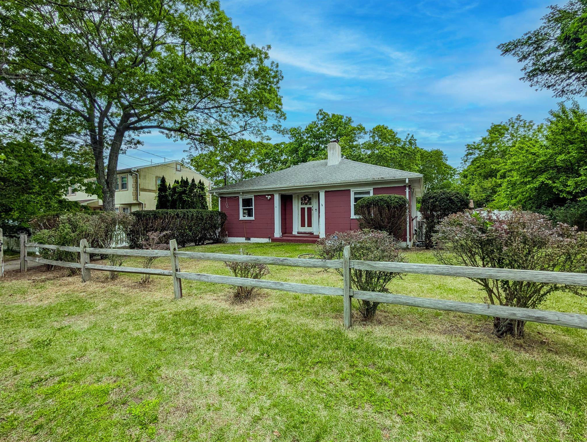Shirley, NY 11967,61 Manor DR