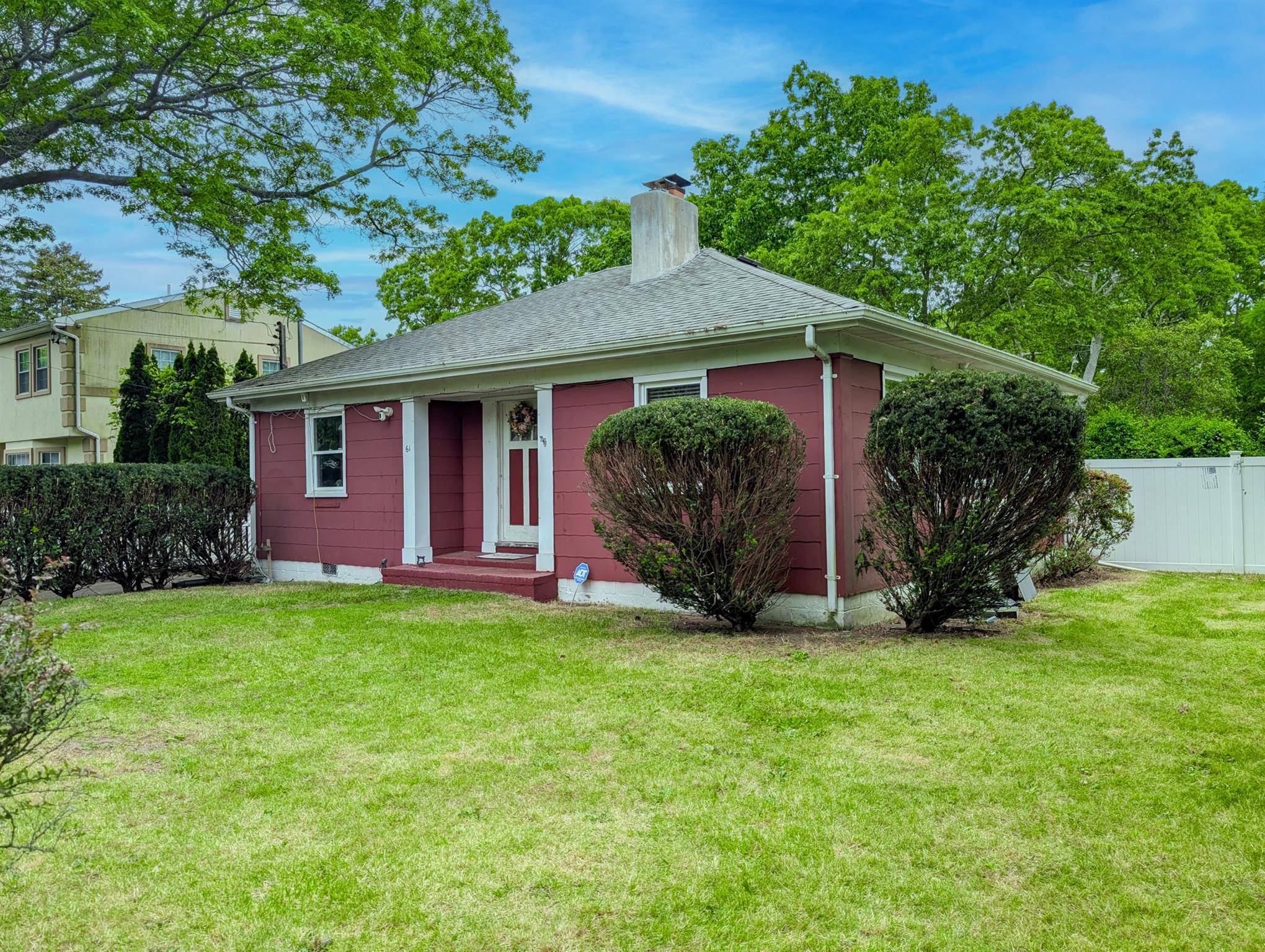 Shirley, NY 11967,61 Manor DR