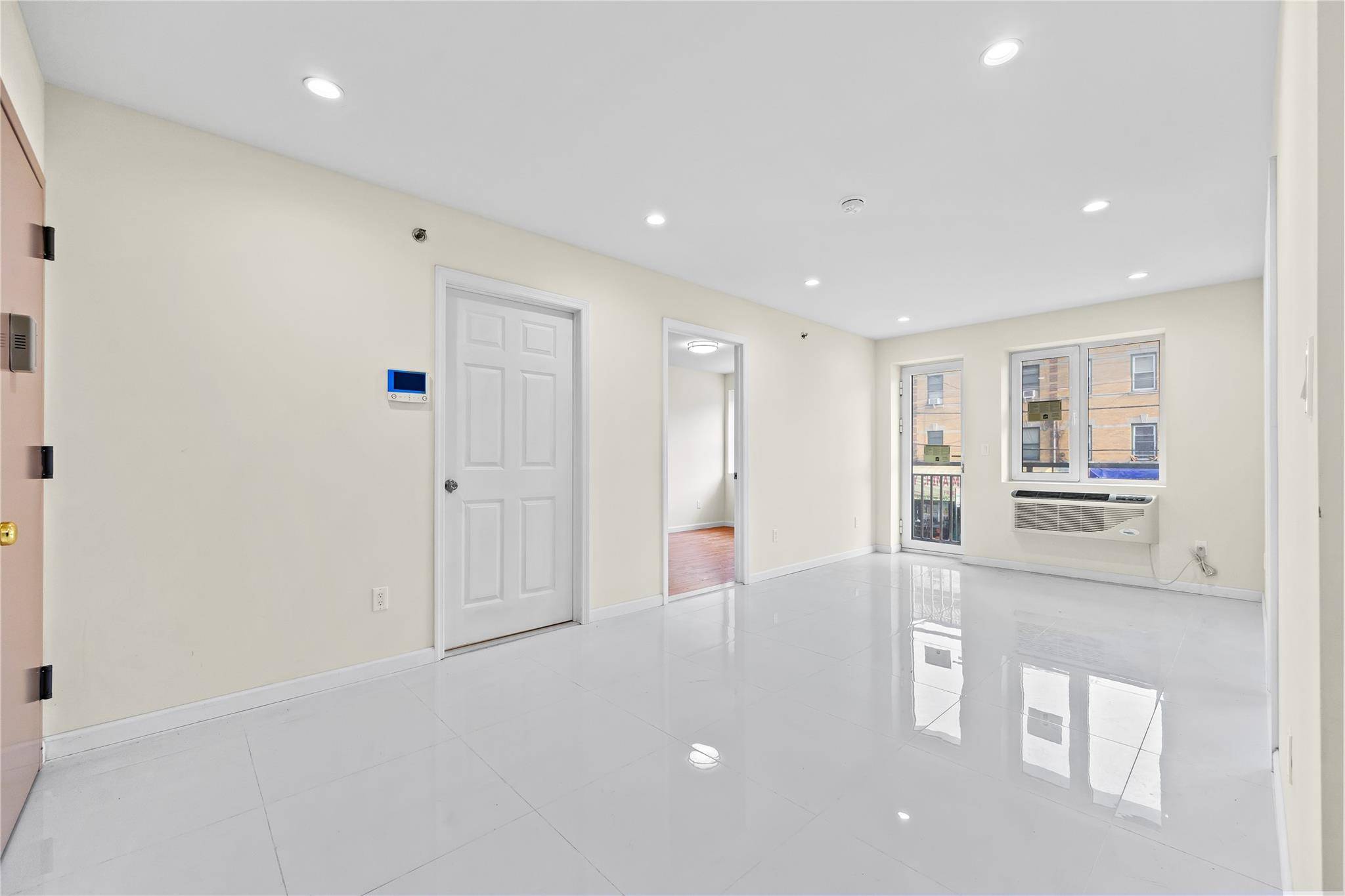 Elmhurst, NY 11373,91-23 Corona AVE #3C