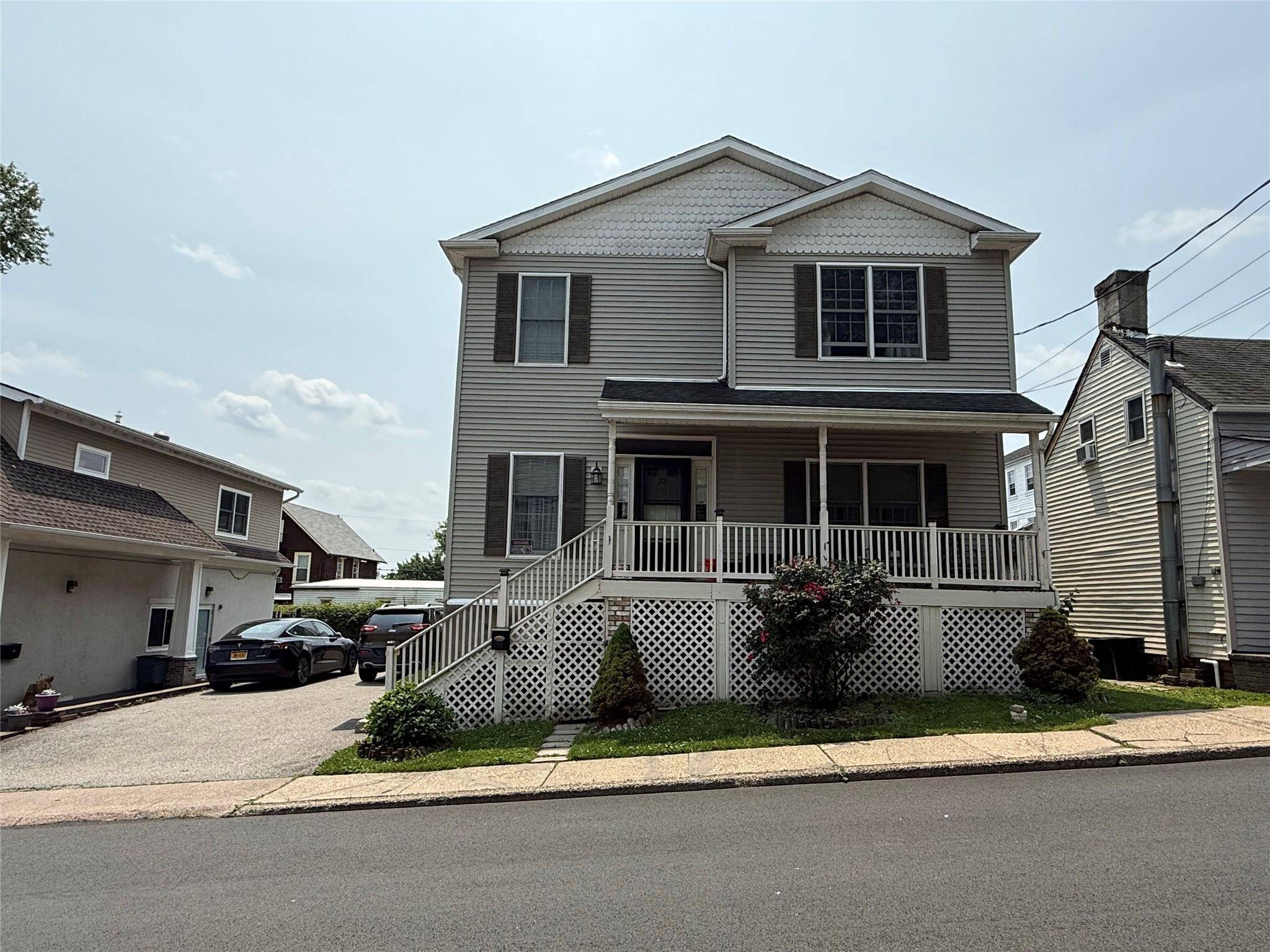 Nyack, NY 10960,33 Main ST #2F