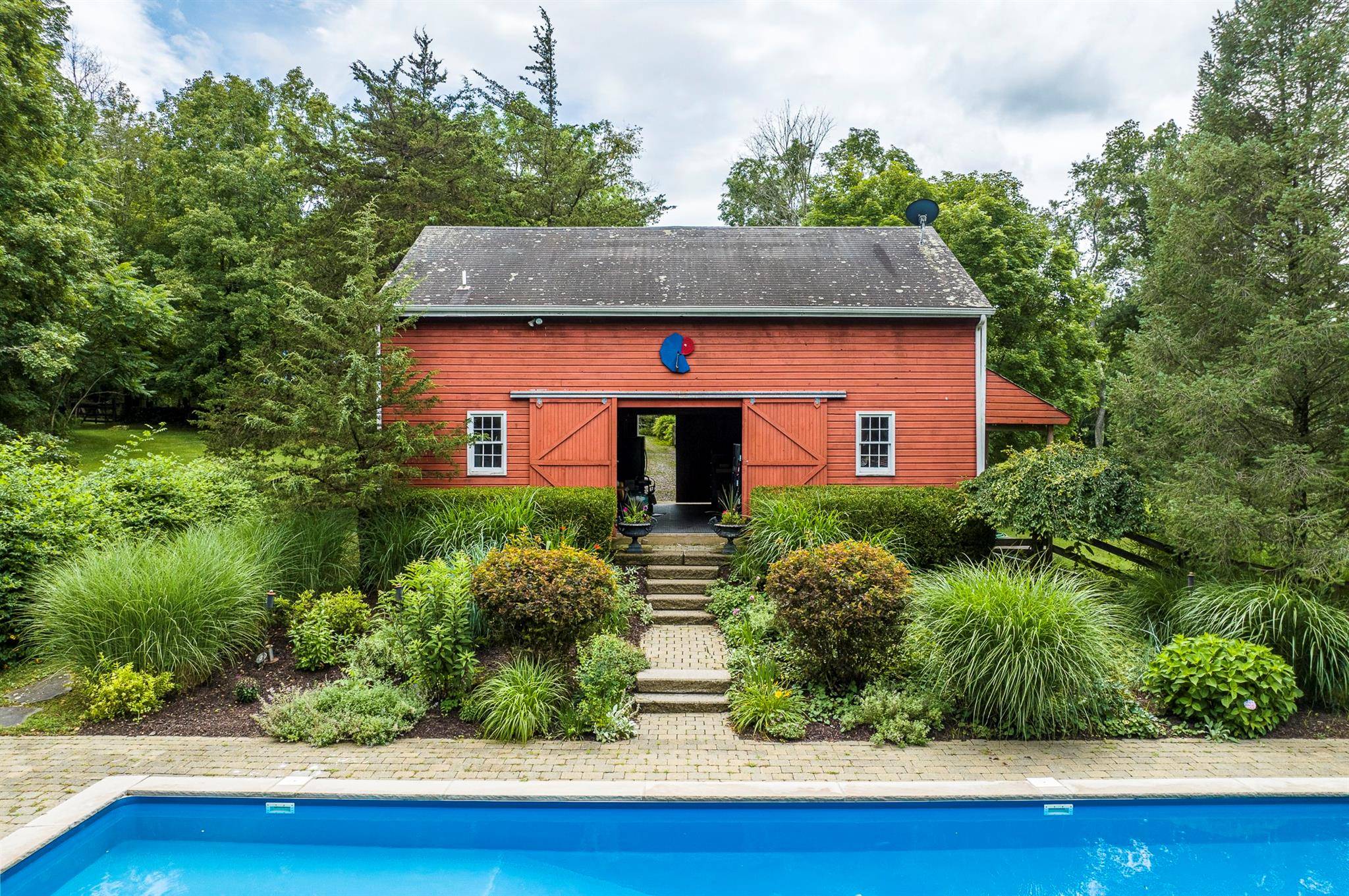 Pleasant Valley, NY 12569,101 Drake RD