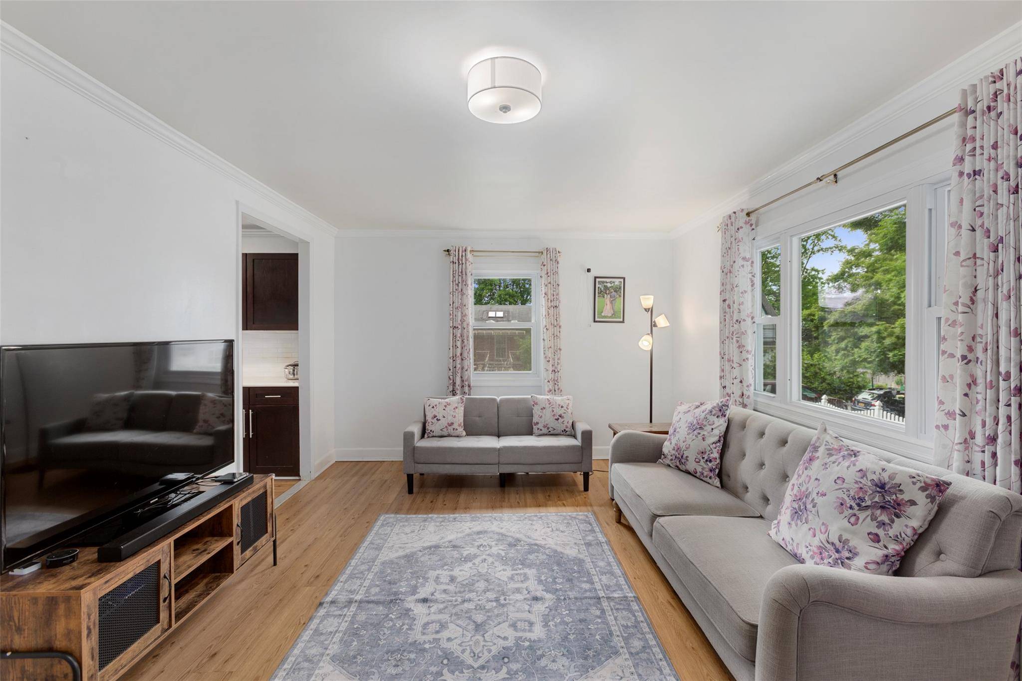 Yonkers, NY 10710,256 Round Hill DR