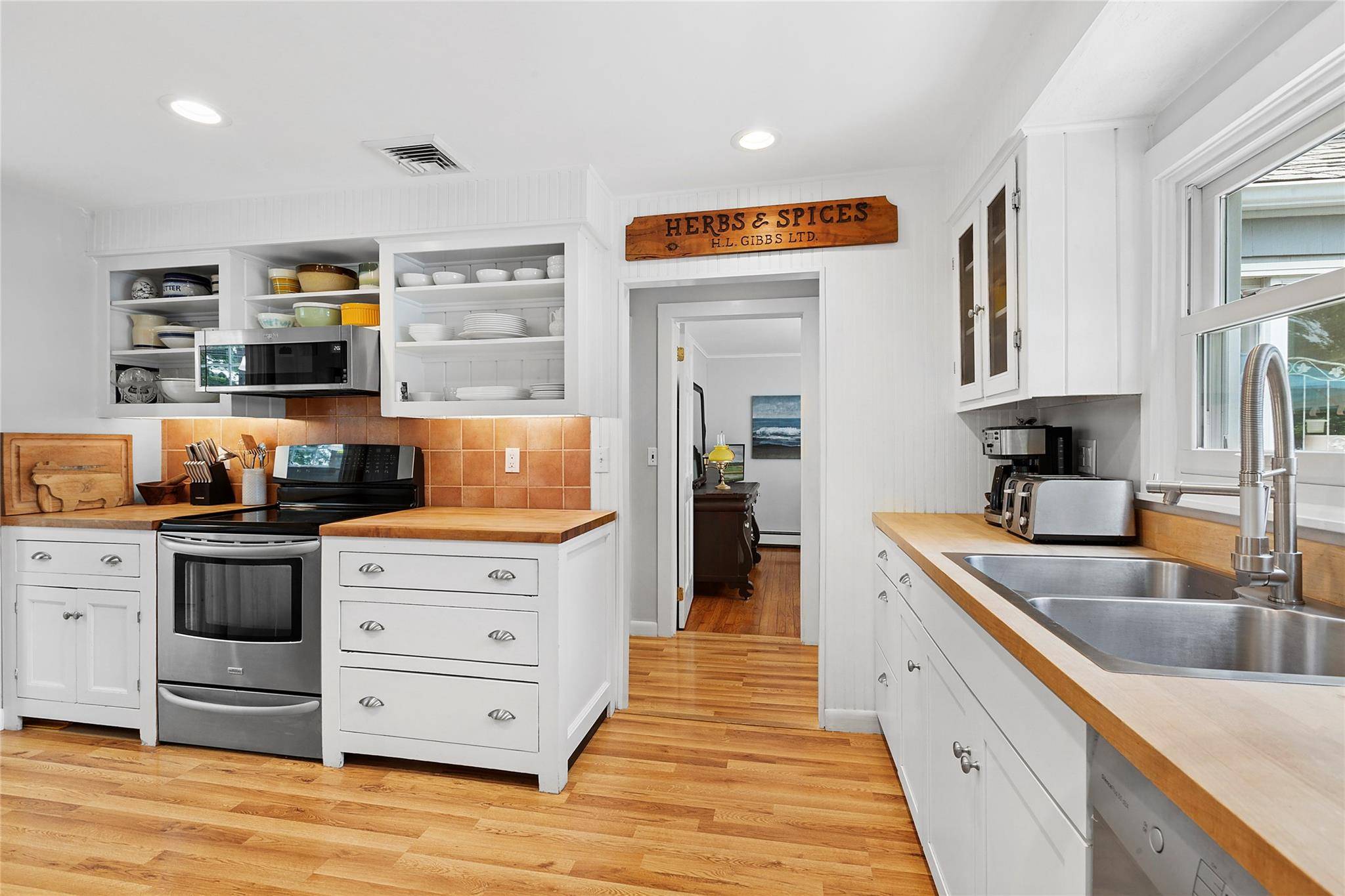East Hampton, NY 11937,40 Maidstone AVE