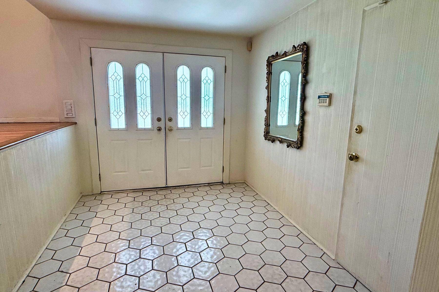 North Woodmere, NY 11581,930 Jewel DR