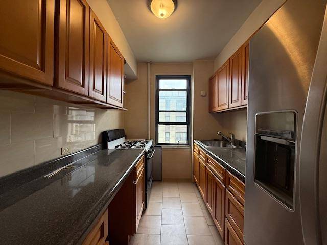 Rego Park, NY 11374,98-33 64th AVE #6