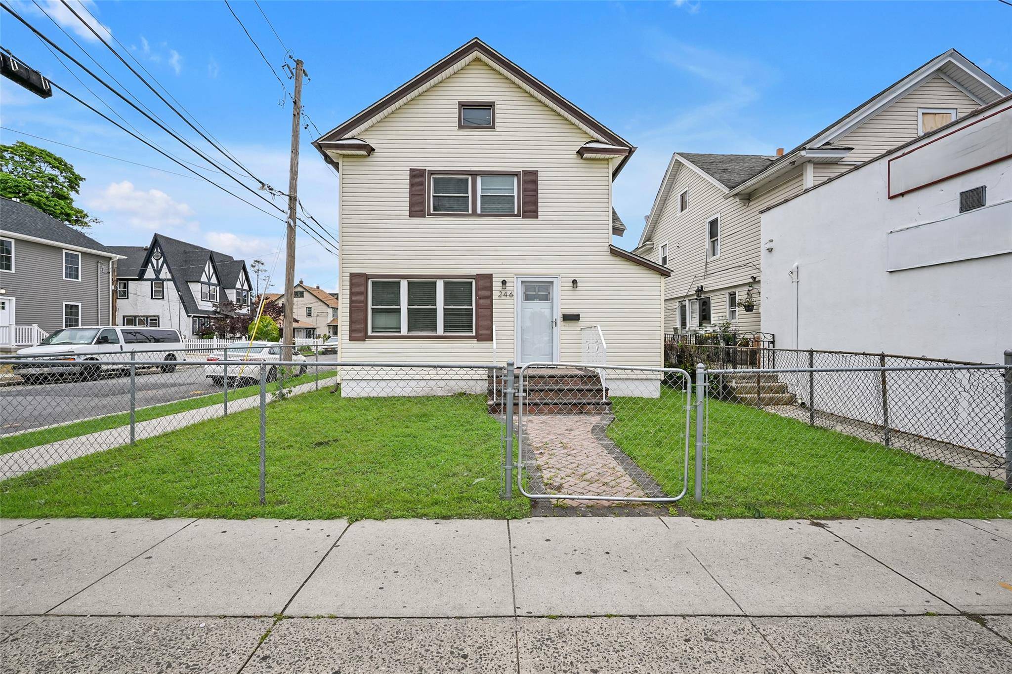Hempstead, NY 11550,246 Main ST