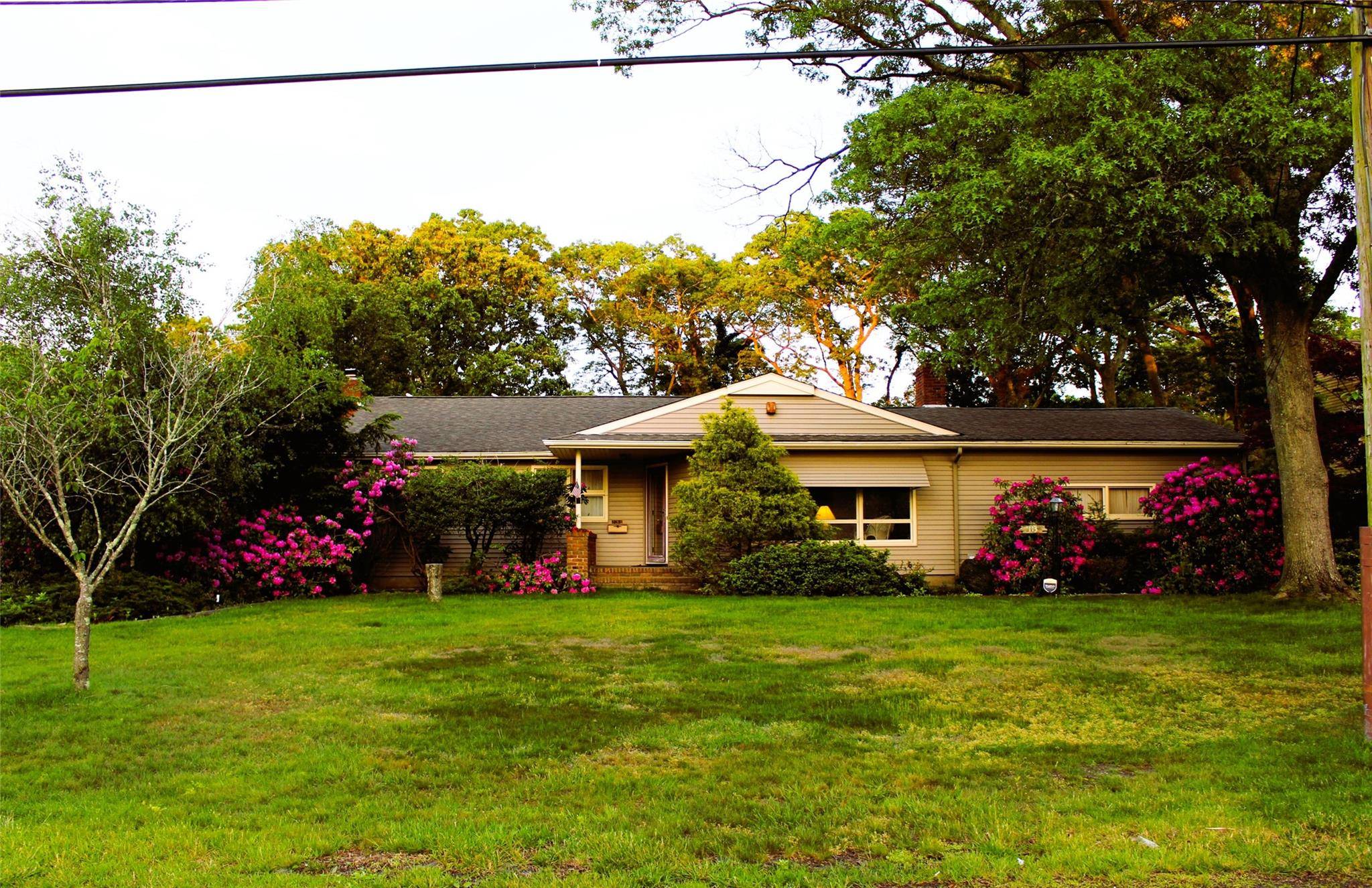 East Patchogue, NY 11772,113 Pine Neck AVE