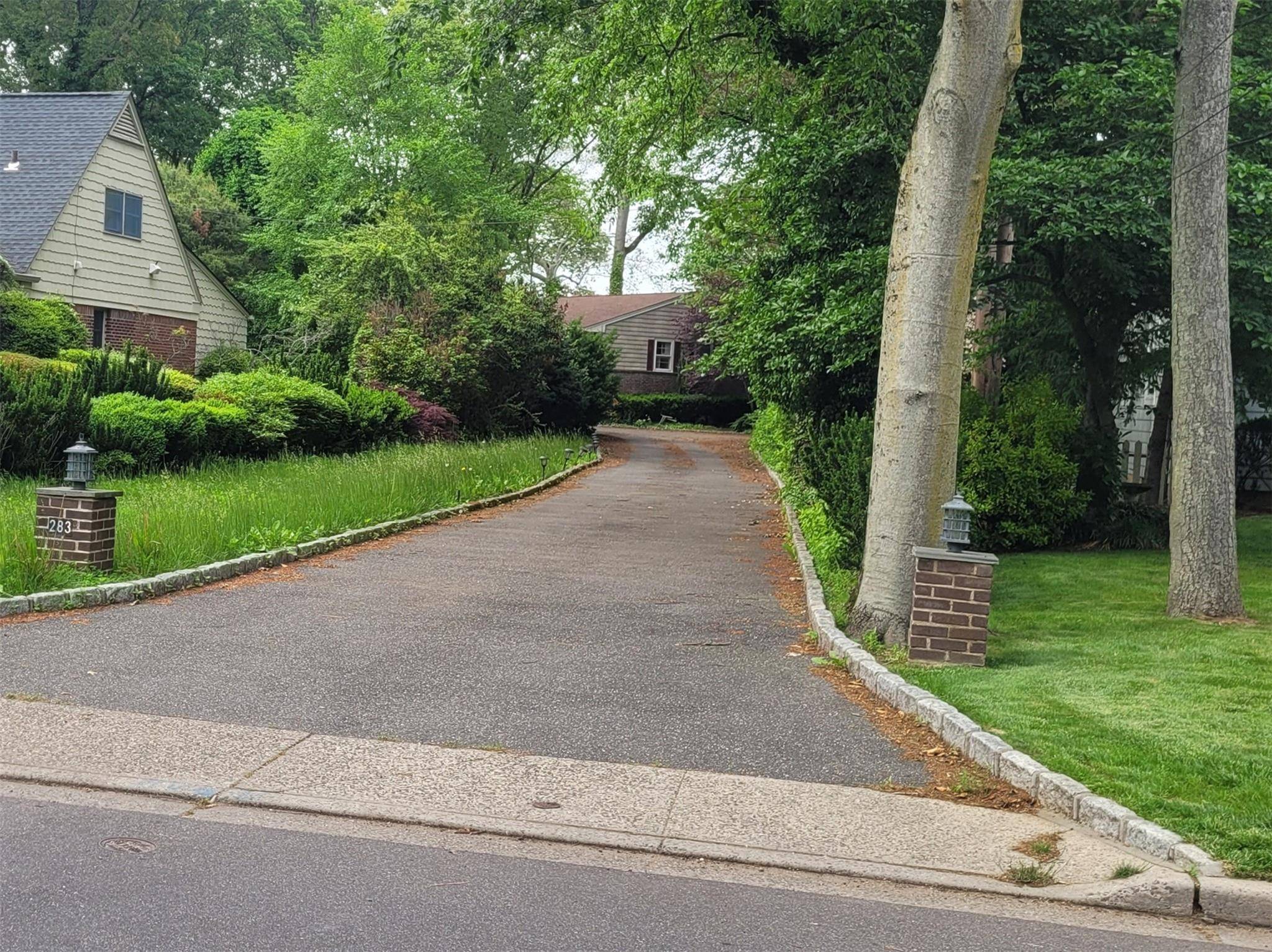 West Hempstead, NY 11552,283 Maple ST