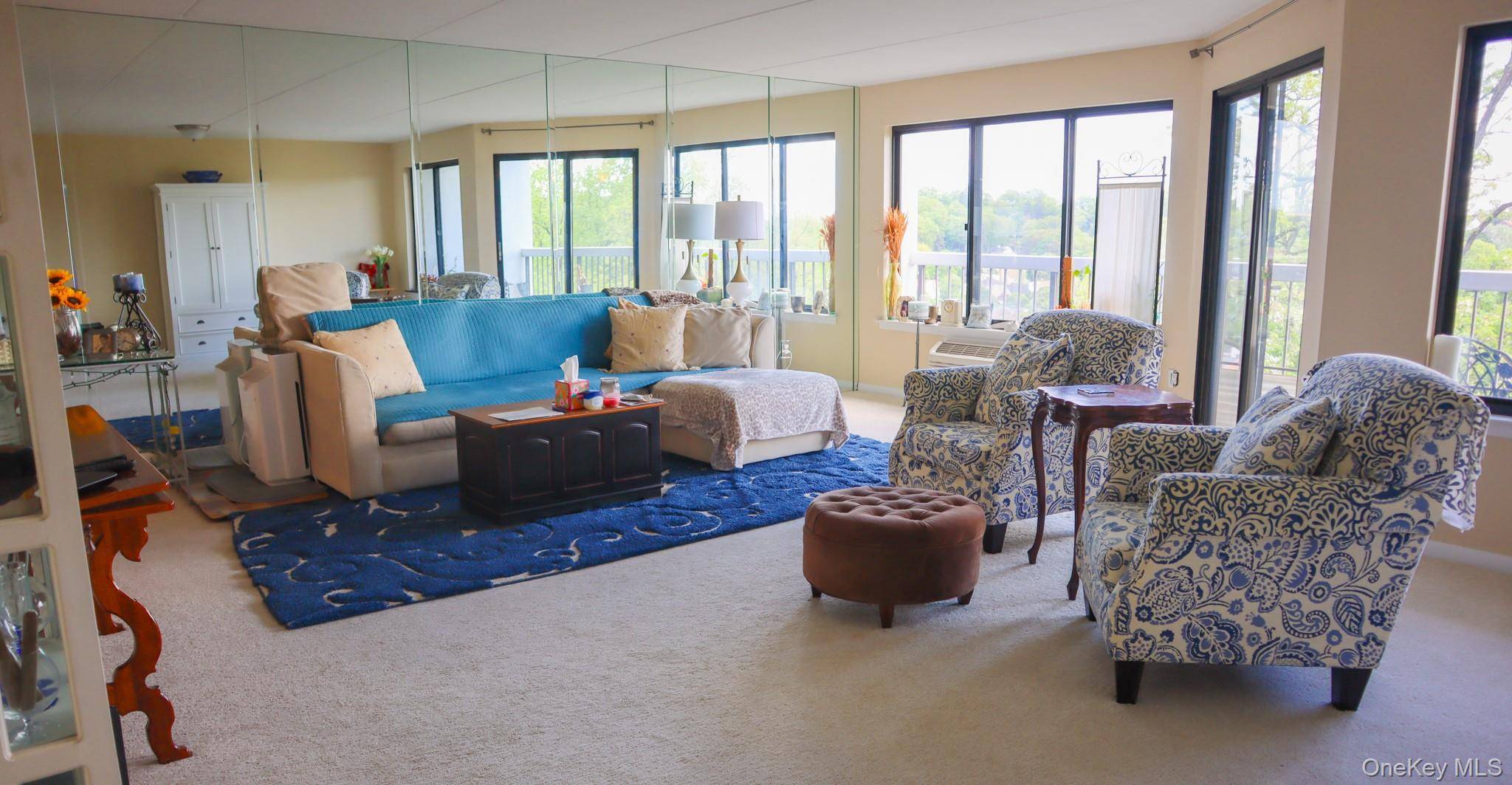 Hartsdale, NY 10530,200 High Point DR #302