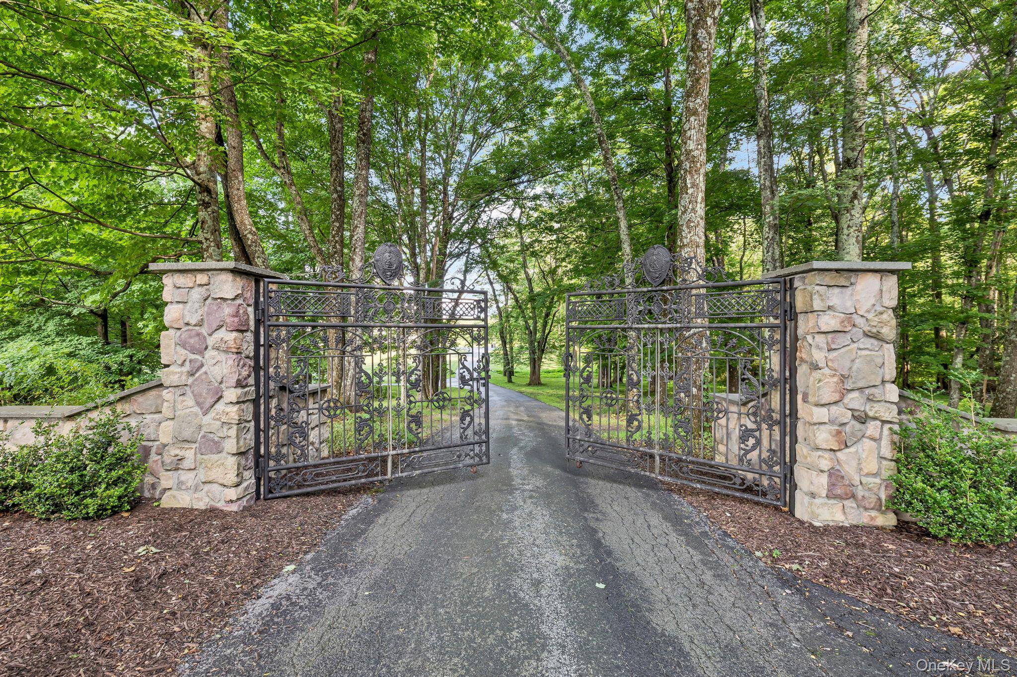 Montgomery, NY 12549,7 Meadowood RD