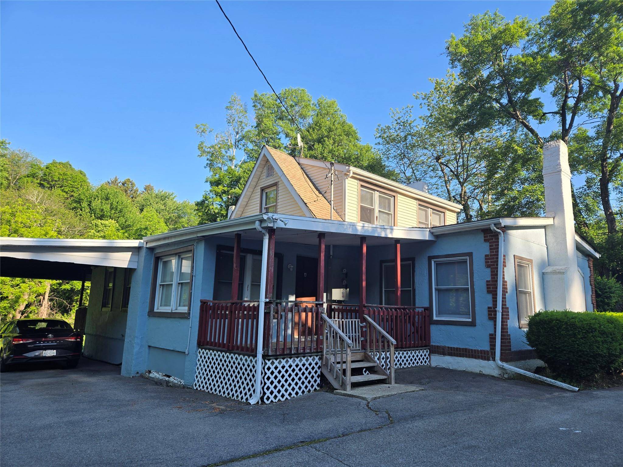 Poughkeepsie, NY 12603,608 Vassar RD