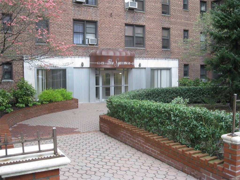 Forest Hills, NY 11375,63-09 108 ST #5L