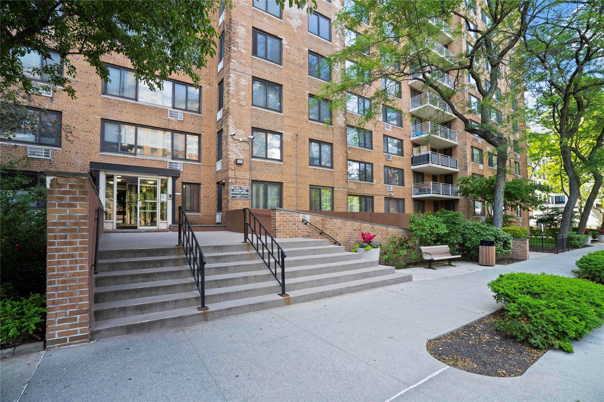Brooklyn, NY 11205,185 Hall ST #1411