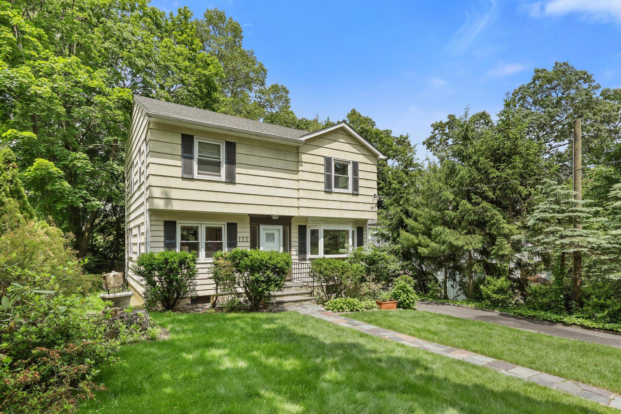 Scarsdale, NY 10583,125 Brown RD