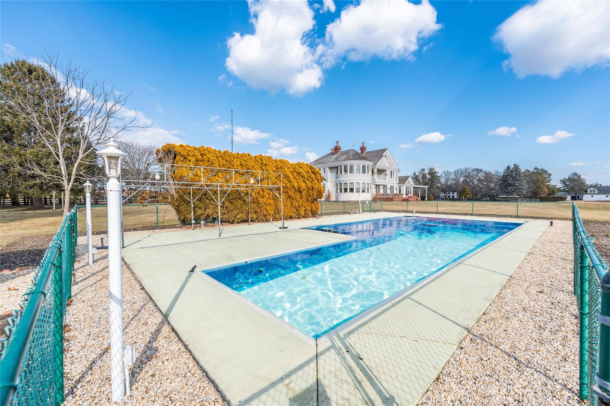 Riverhead, NY 11901,6133 Sound AVE