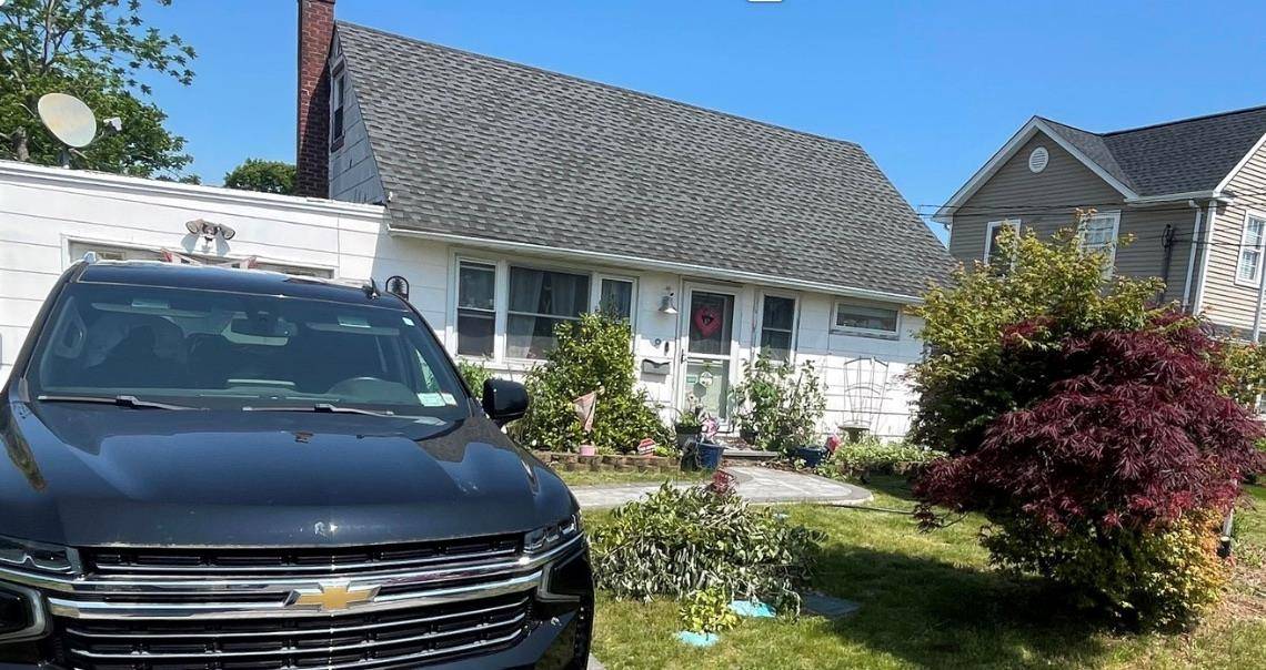 Patchogue, NY 11772,9 Clifton DR