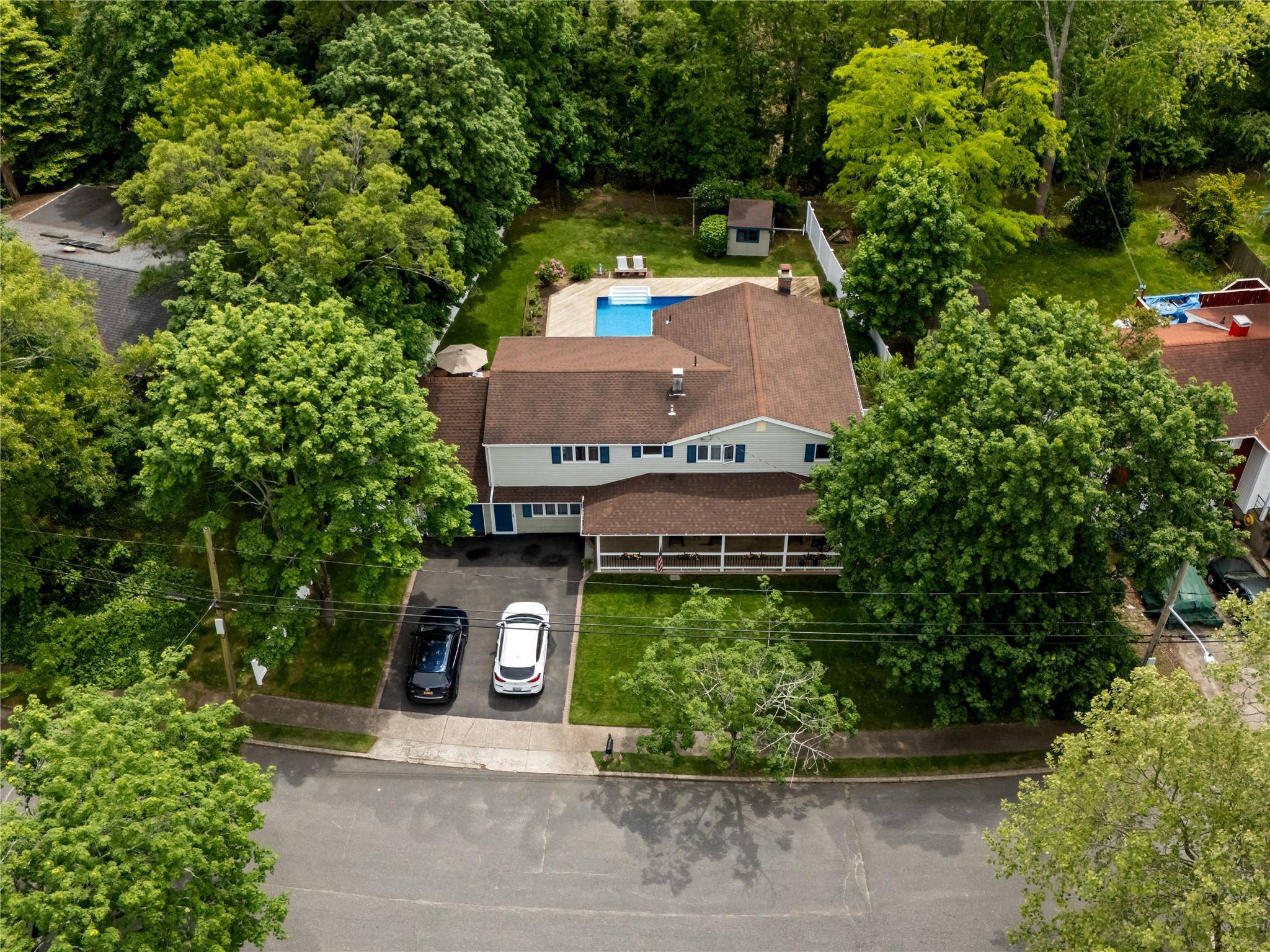 Lake Grove, NY 11755,32 Sterling DR