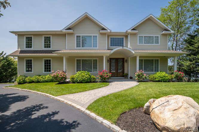 Glen Cove, NY 11542,12 Barbara LN