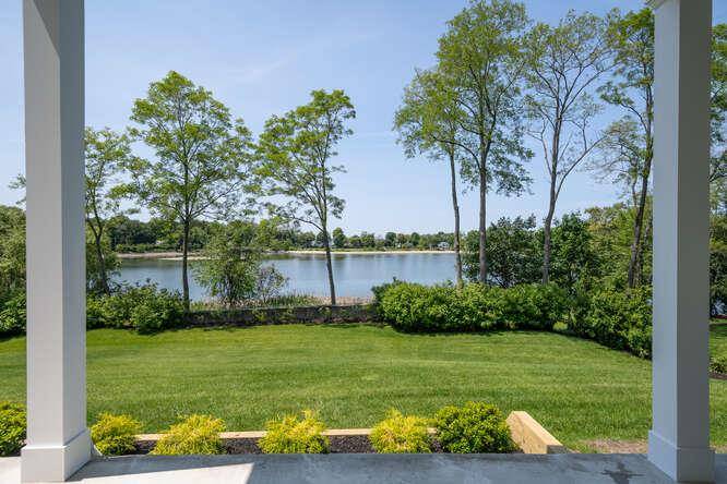 Glen Cove, NY 11542,12 Barbara LN