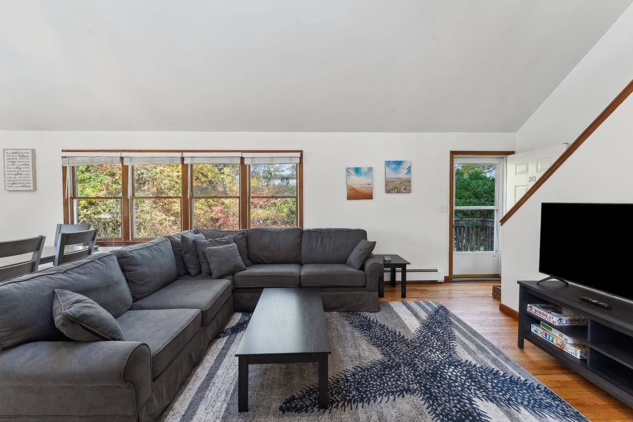 Southampton, NY 11968,20 Magee DR