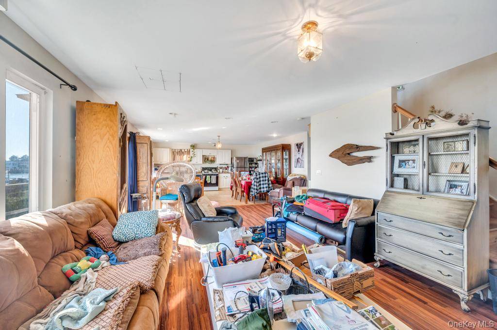 Bellmore, NY 11710,3142 Shore RD