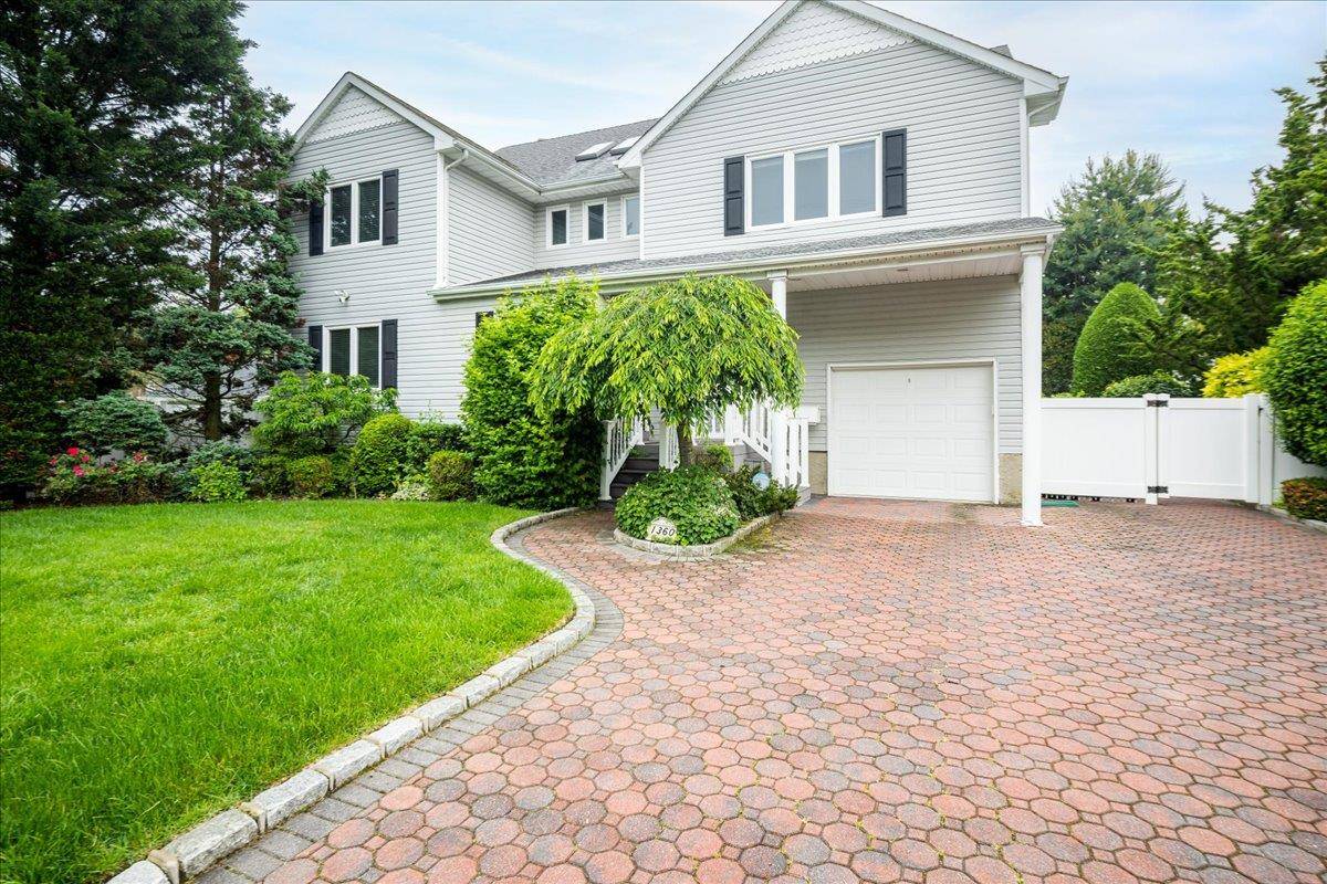 Merrick, NY 11566,1360 Powell AVE