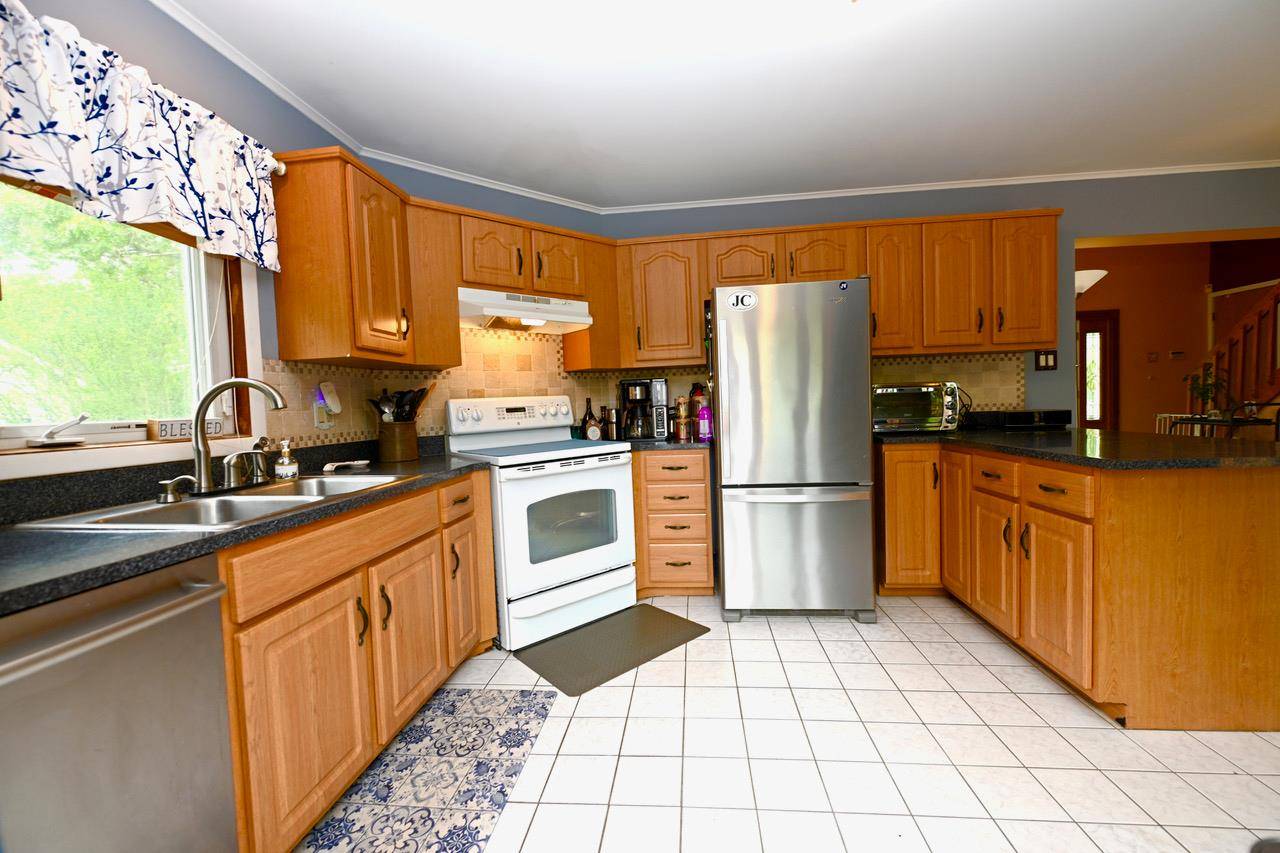 Center Moriches, NY 11934,57 Cozine RD