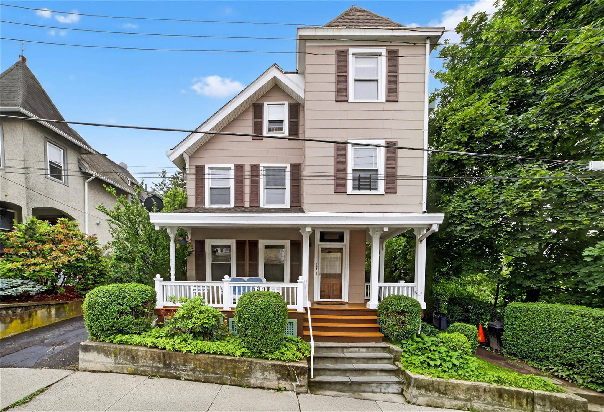 Peekskill, NY 10566,108 Union AVE