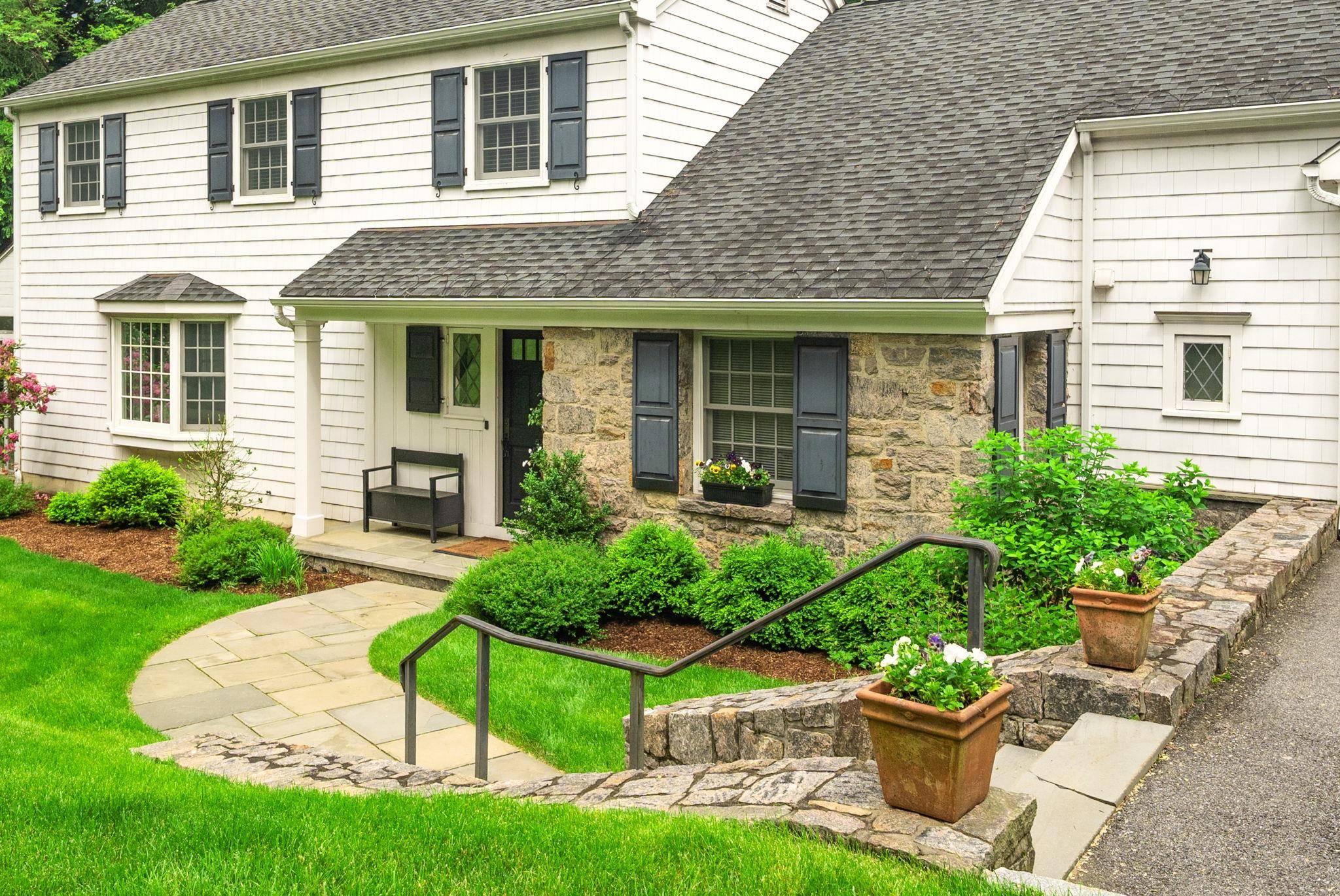 Chappaqua, NY 10514,33 High WAY