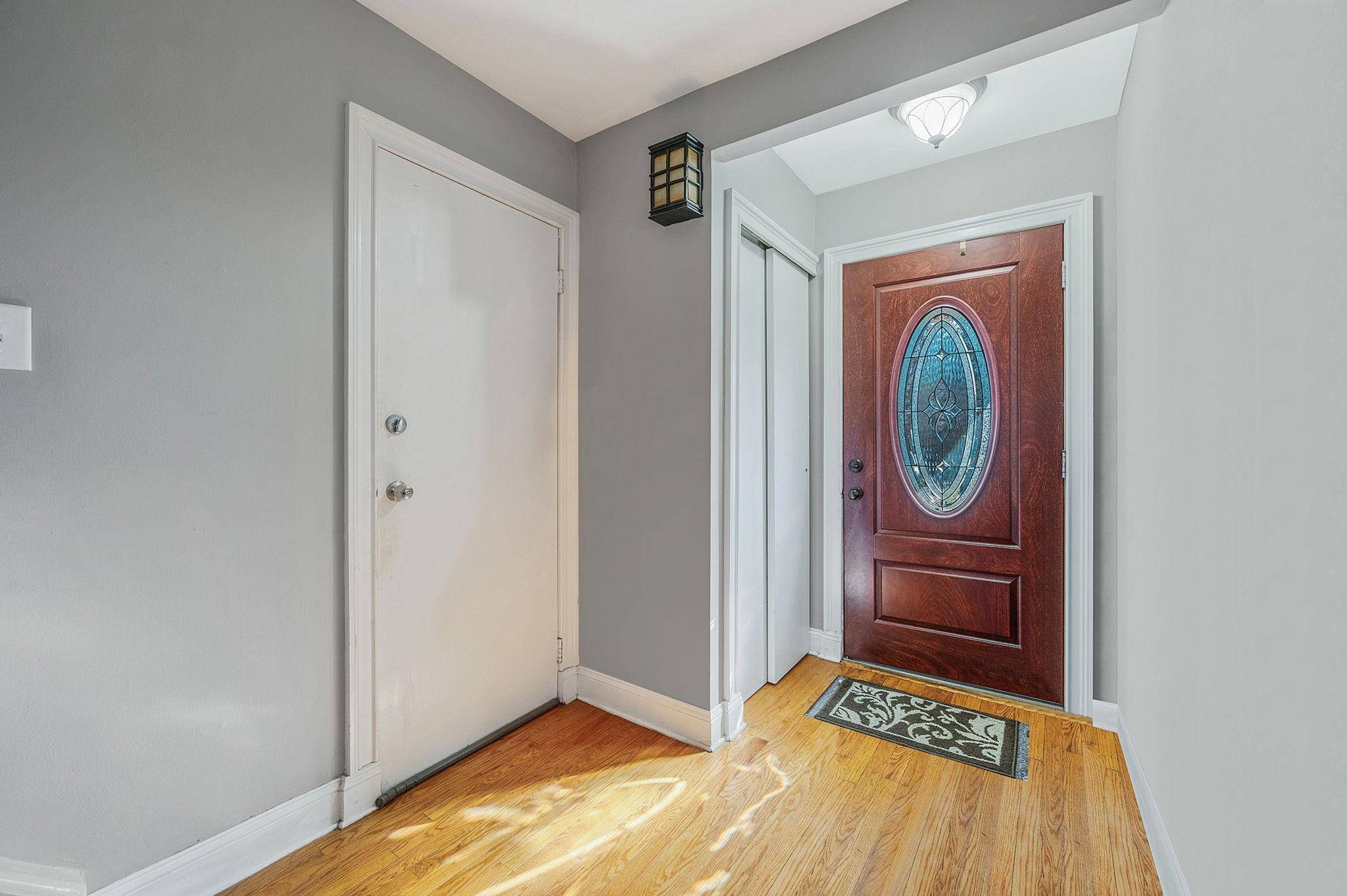Lake Ronkonkoma, NY 11779,7 Daniel CT