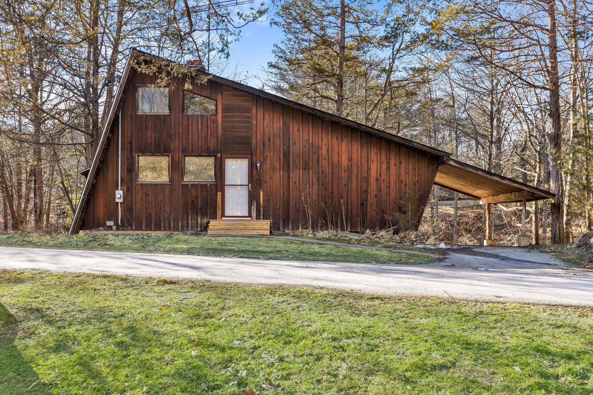 Pleasant Valley, NY 12569,304 Lake Lodge DR
