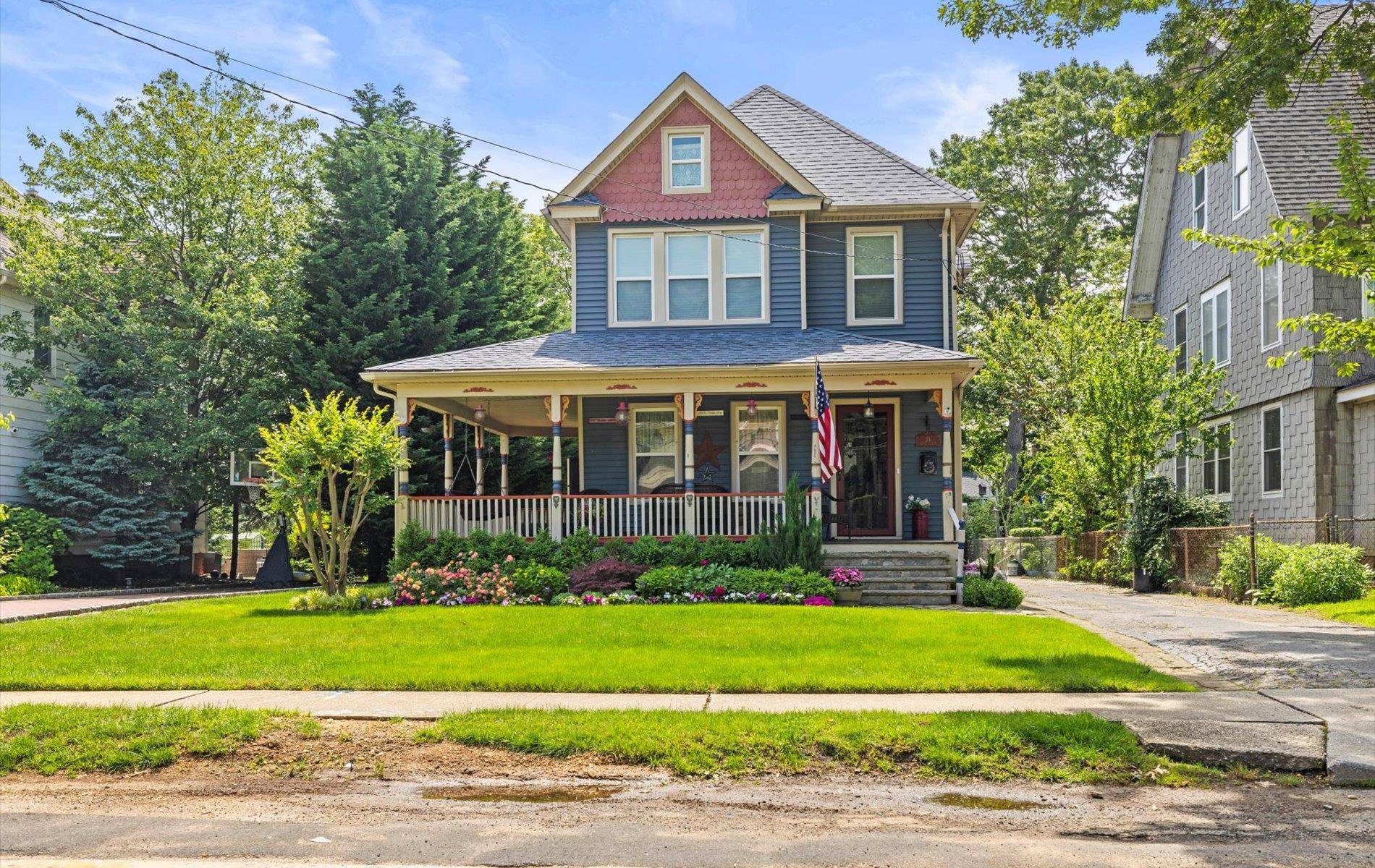 East Rockaway, NY 11518,24 Grant AVE
