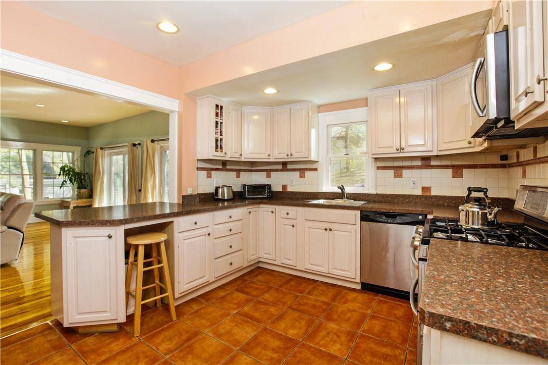 Scarsdale, NY 10583,108 Lee RD