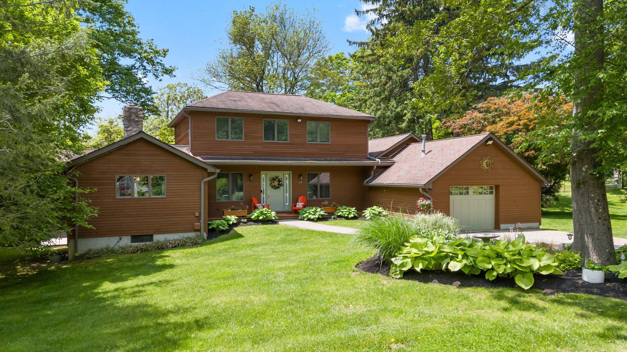Mahopac, NY 10541,237 Barrett Hill RD