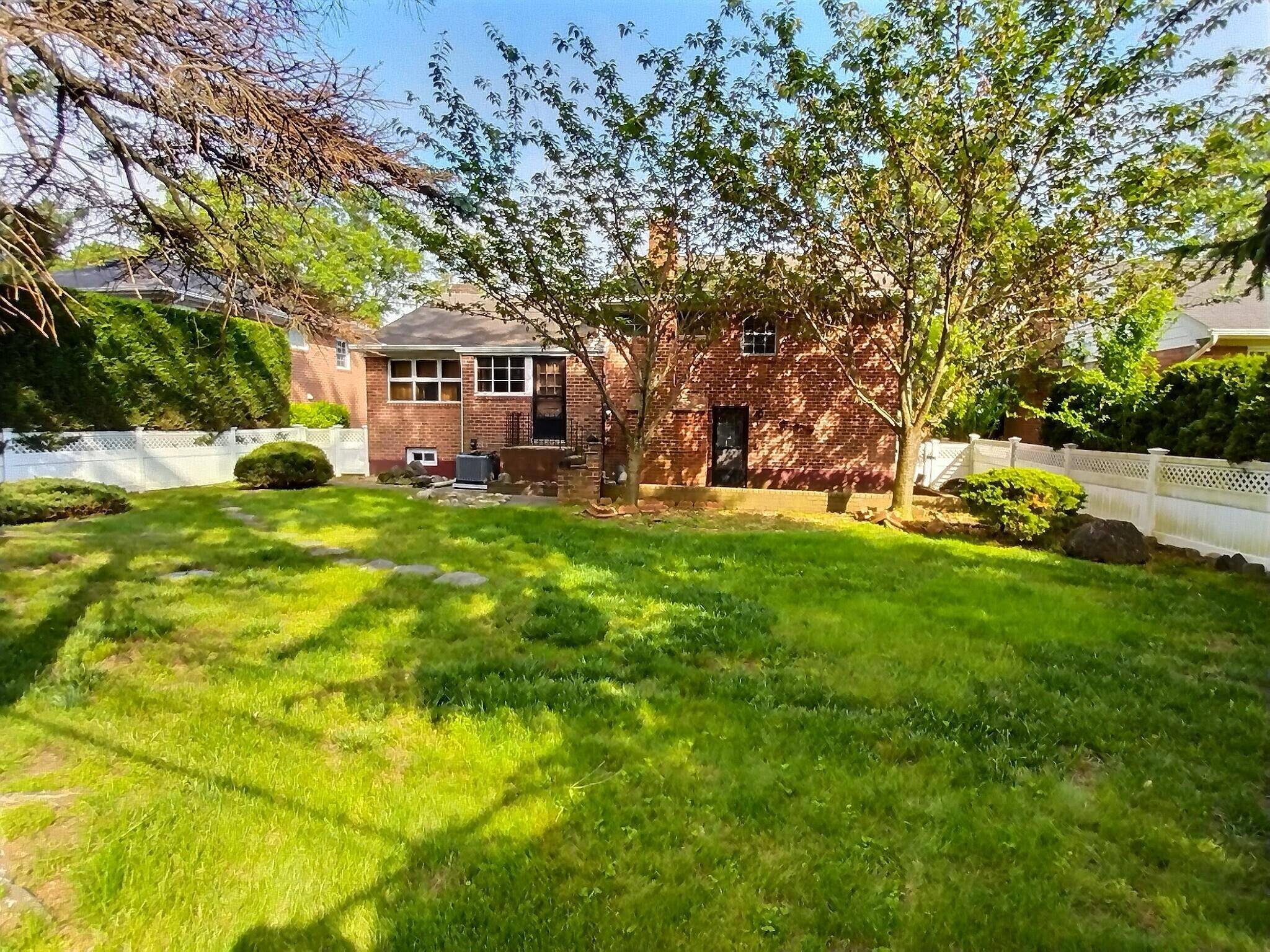 Garden City, NY 11530,306 Cambridge AVE