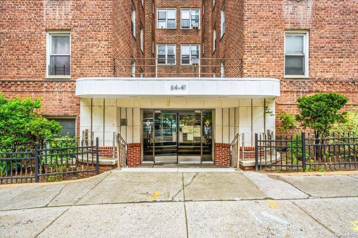 Rego Park, NY 11374,6441 saunders ST #410