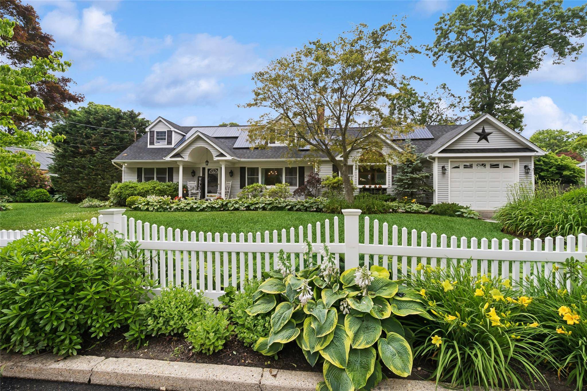 Saint James, NY 11780,55 Tillotson AVE