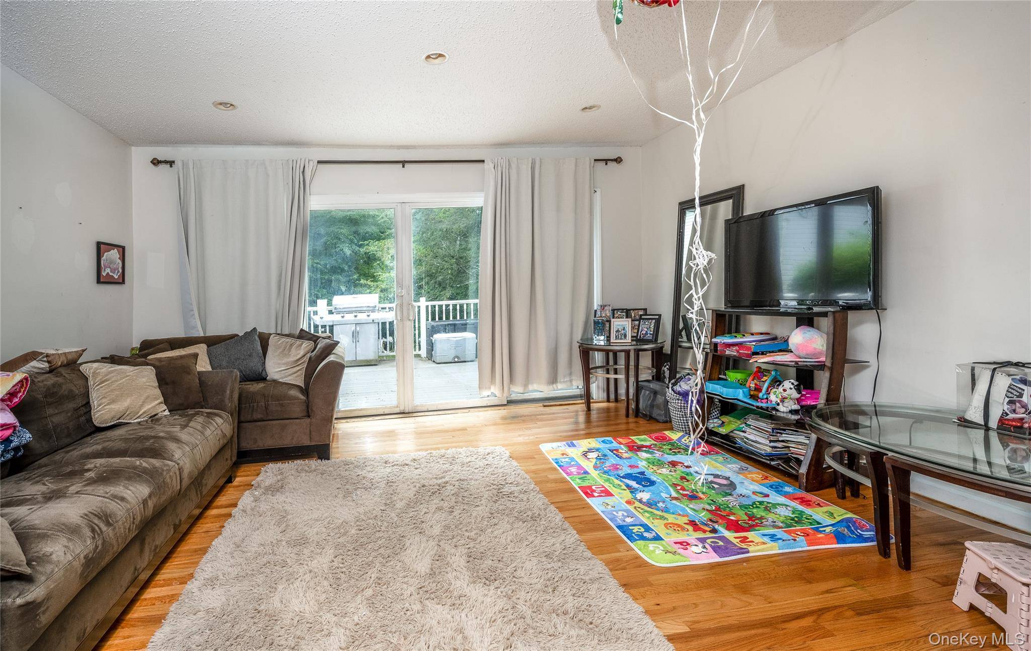 Yorktown Heights, NY 10598,929 Fox Meadow RD