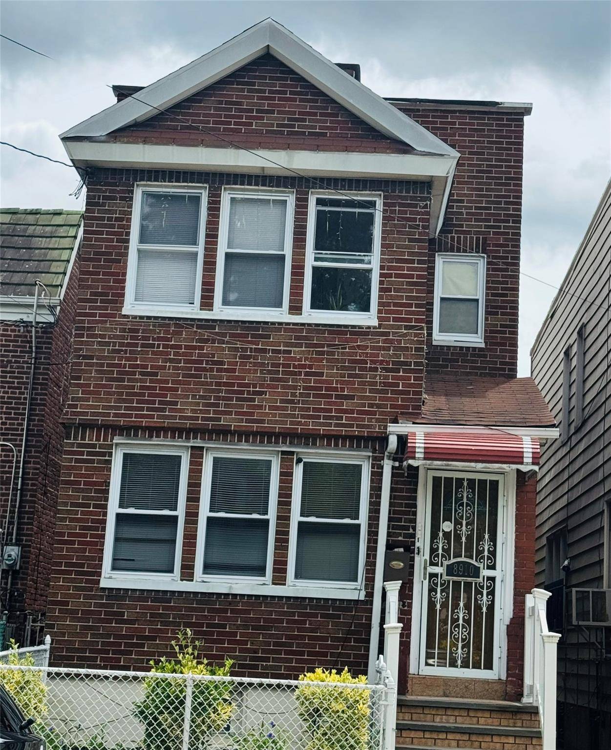 Woodhaven, NY 11421,89-10 91 AVE