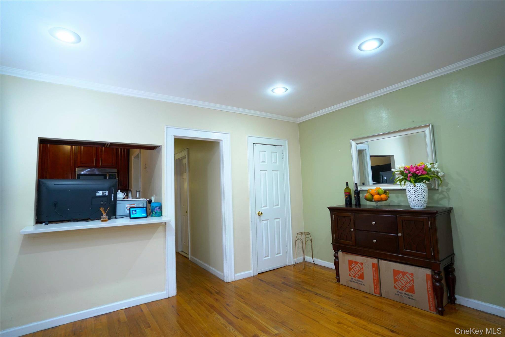 Woodhaven, NY 11421,89-10 91 AVE