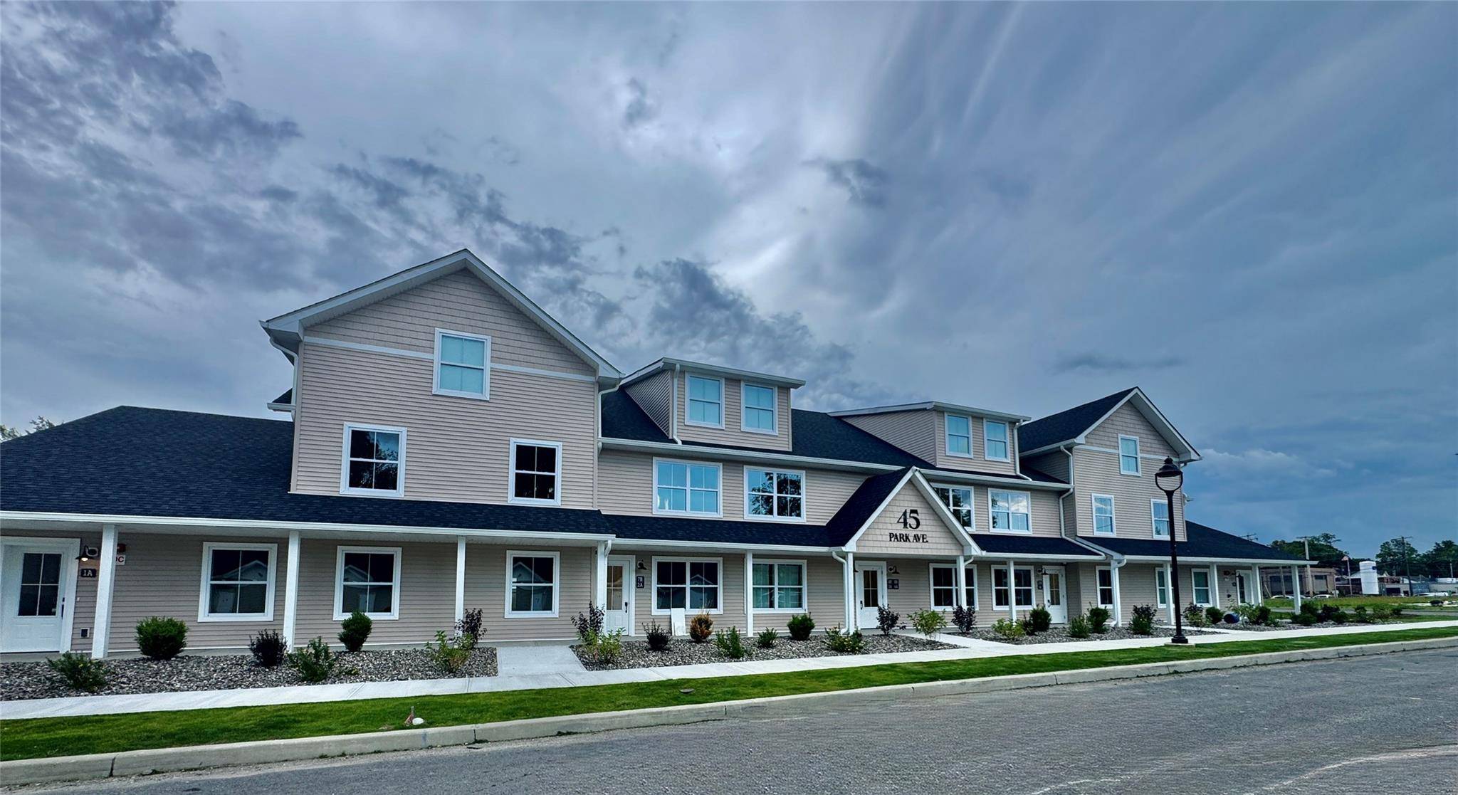 Wallkill, NY 12589,45 Park AVE #5A
