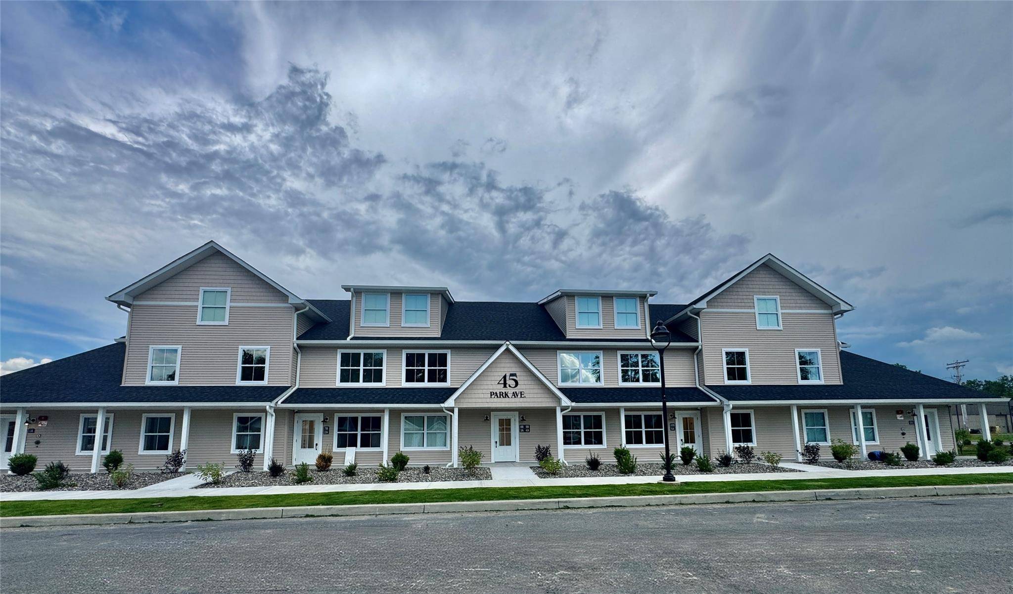Wallkill, NY 12589,45 Park AVE #5A